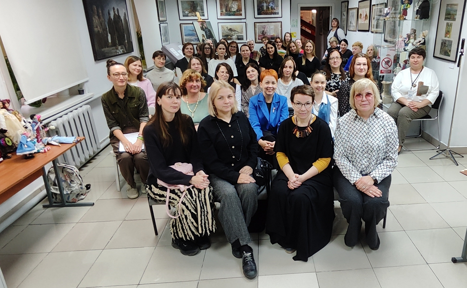 Областной семинар прошел в полевской Художественной школе