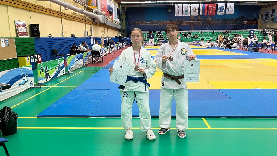 Полевские спортсмены добились медалей в Петербурге