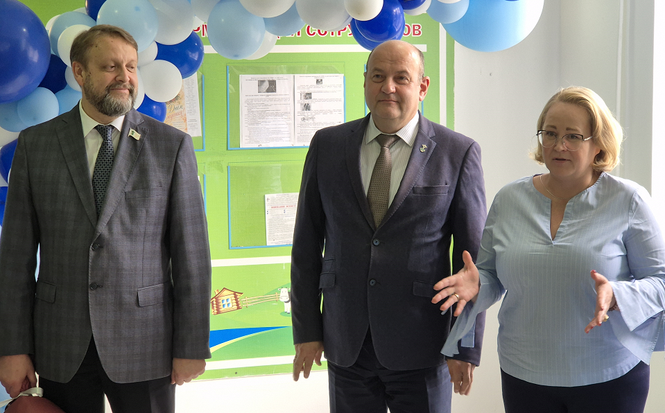 Первые лица Полевского поздравили коллектив молочного комбината
