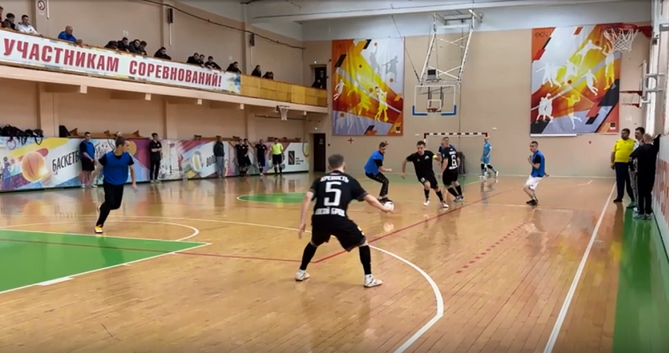 В Полевском стартовал зимний футбольный сезон