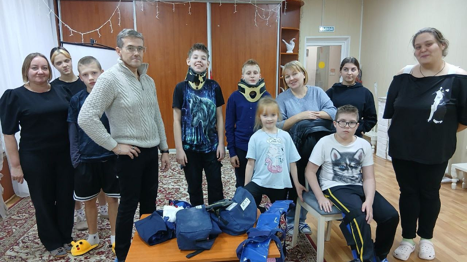 Детям Комплексного центра показали приемы первой помощи