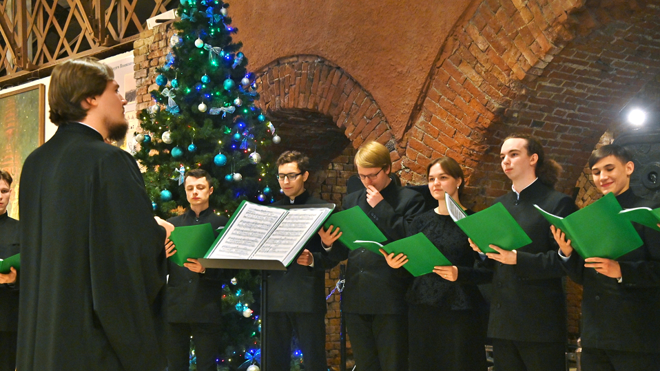 В Северской домне прозвучал хор екатеринбургских семинаристов