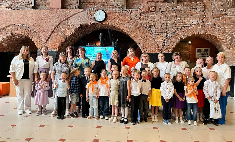 Полевские дошкольники читали стихи под сводами Северской домны