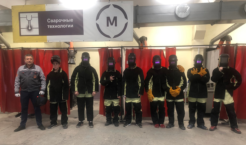 Полевские школьники узнали о профессии сварщика