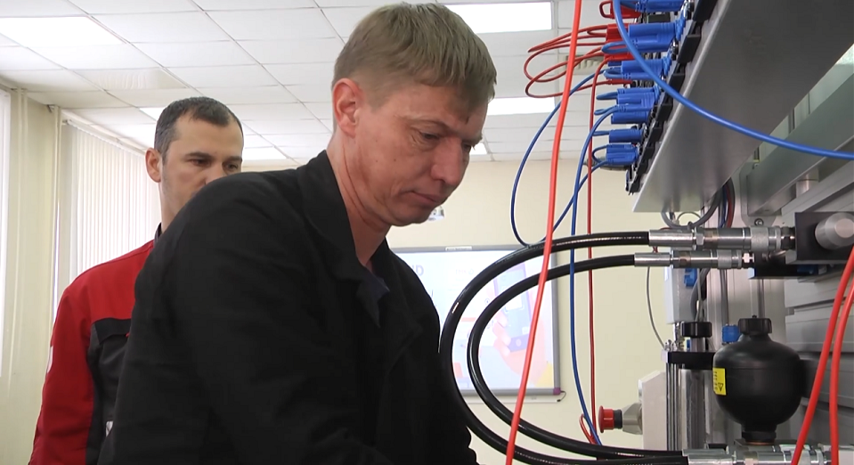 Гидравлики Техсервиса учатся еще лучше обслуживать оборудование СТЗ