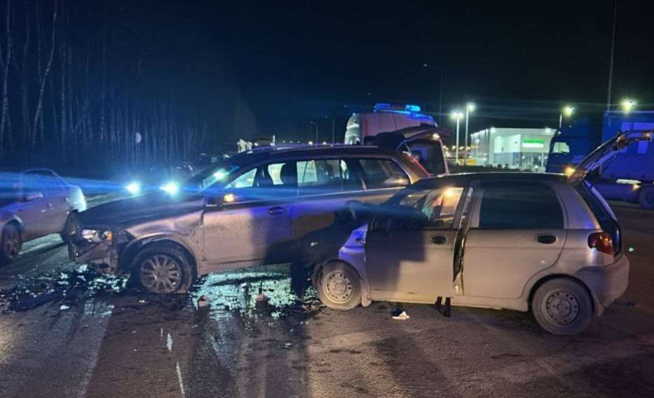 Поехали в больницу с шишками и ушибами. На Полевском тракте очередное столкновение