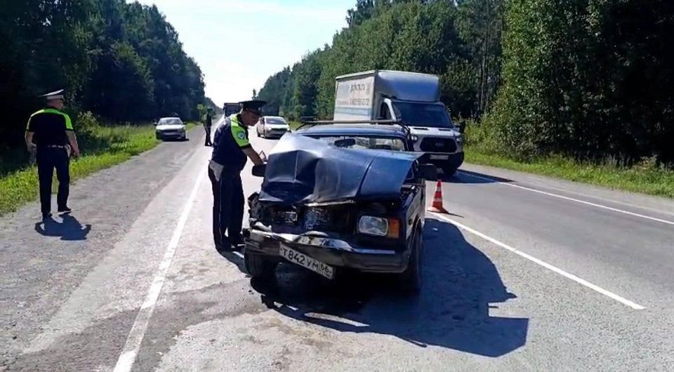 На Полевском тракте погиб водитель "жигулей"