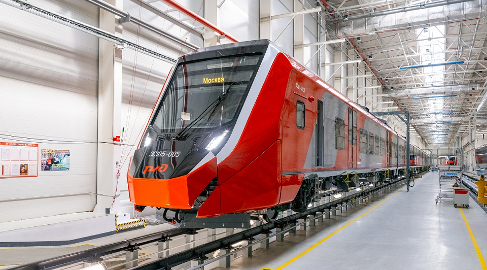 «Уральские локомотивы» начали поставки скоростных поездов по программе 2026 года