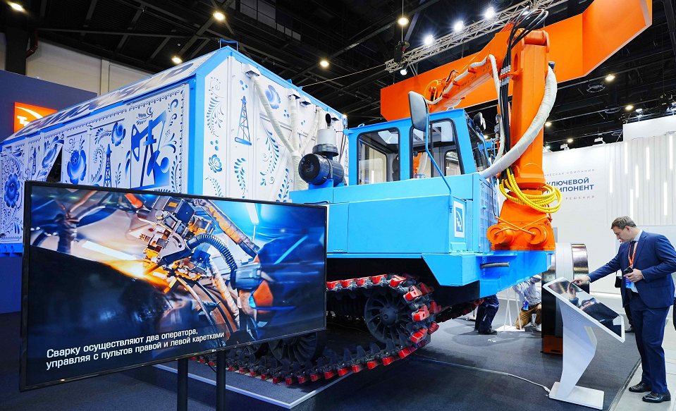 ТМК представила самоходный сварочный комплекс для труб большого диаметра