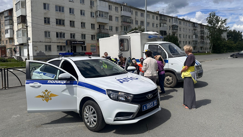 Полиция ближе познакомилась с юными полевчанами