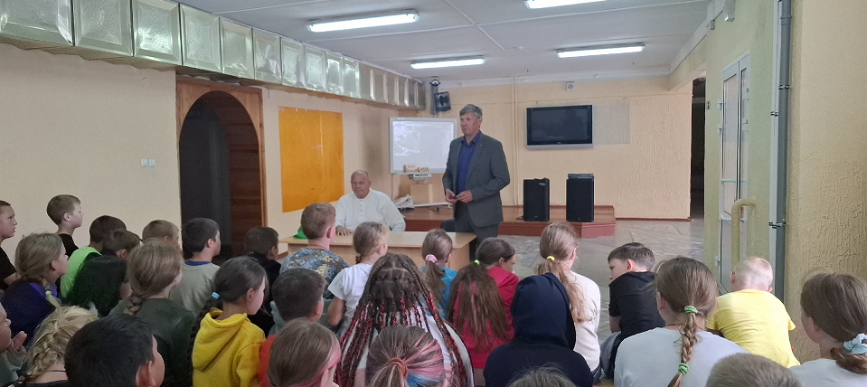 Заводской профориентационный десант высадился в лагере СТЗ "Городок Солнца"