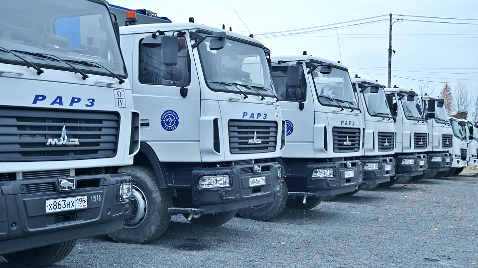 На полевские улицы 1 ноября выедут 14 мусоровозов 