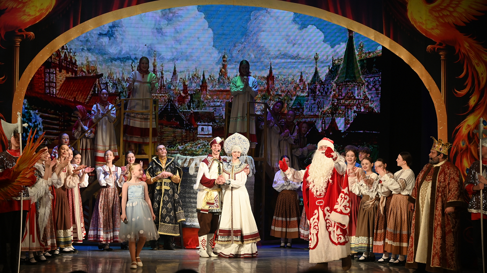 ДК СТЗ подготовил сказочный новогодний спектакль!