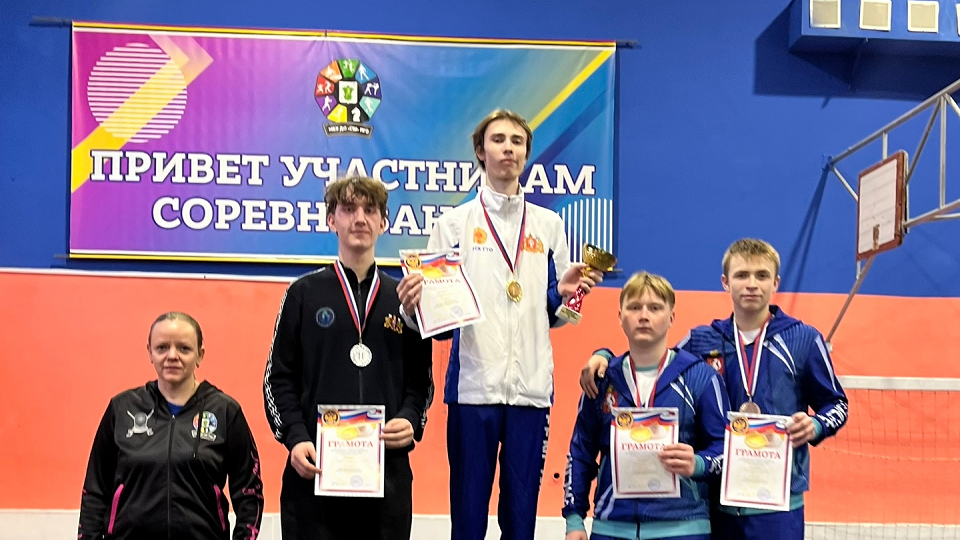 Полевские фехтовальщики успешно выступили на традиционном турнире