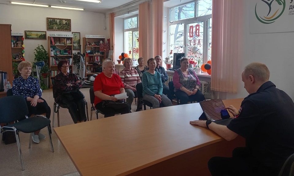 Полевские полицейские продолжают профилактику мошенничеств