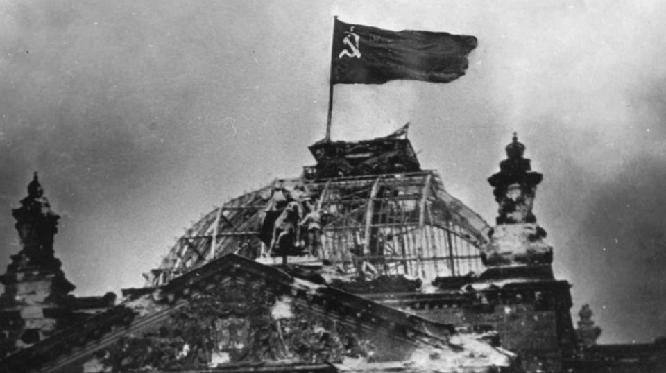С праздником, Полевской! С Днем Победы!