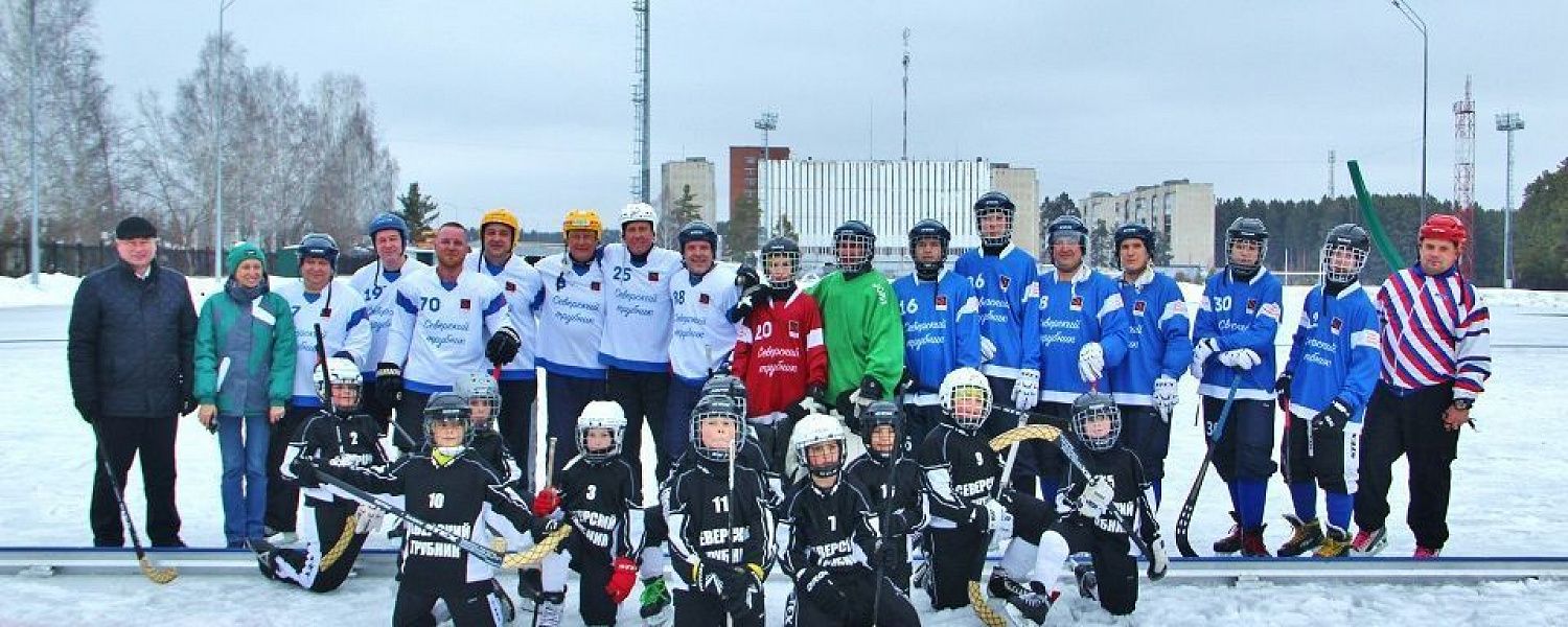 Руководители СТЗ сыграли в хоккей с чемпионами области